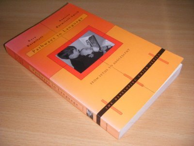 Tweedehands boek: Pathways to Language. van auteur Kyra Karmiloff, Annette Karmiloff-Smith - Paperback, slightly discoloured cover, crease in spine, in good condition.