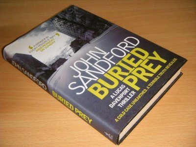 Boek met de titel: Buried Prey