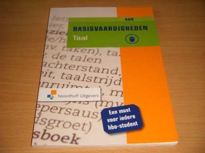 Tweedehands boek: Basisvaardigheden taal van auteur Ron van Hogen en Everdien Rietstap - Paperback, in zeer goede staat.