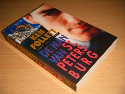 Boek met de titel: De man van St. Petersburg