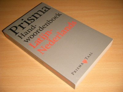Boek met de titel: Prisma Handwoordenboek Latijn-Nederlands