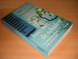 Boek met de titel: Het huis met de schaduw
