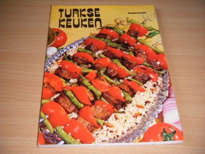 Tweedehands boek: Turkse keuken van auteur Edith Ebren-Dekker (vertaling) - Paperback, lichte gebruikssporen, in goede staat. Geillustreerd.