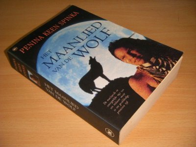 Boek met de titel: Het maanlied van de wolf