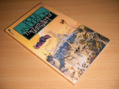 Tweedehands boek: The Earth Book of Stormgate - 1 van auteur Poul Anderson - Pocket, in good condition.