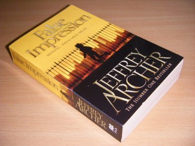 Boek met de titel: False Impression