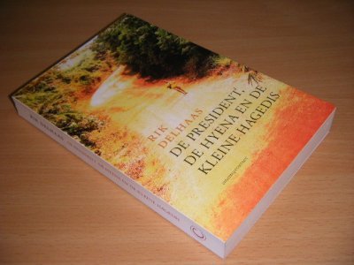 Boek met de titel: De president, de hyena en de kleine hagedis