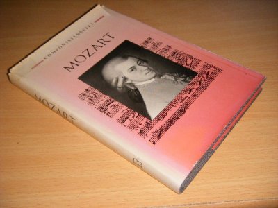 Tweedehands boek: Mozart van auteur Jos van Leeuwen (redactie) - Gebonden met stofomslag, scheurtjes in omslag, verkleurde rug en voorplat, vlekjes op bladsnede, verder in goede staat. Geillustreerd.