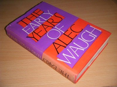 Tweedehands boek: The Early Years of Alec Waugh van auteur Alec Waugh - Hardcover with dustjacket,name on title page, stains on book block, in good condition. With illustrations.