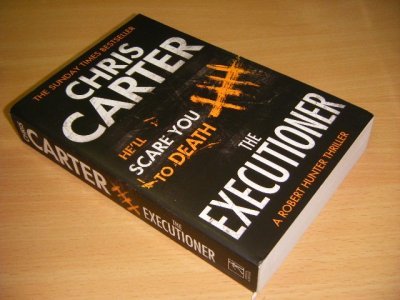 Tweedehands boek: The Executioner van auteur Chris Carter - Paperback, in excellent condition.