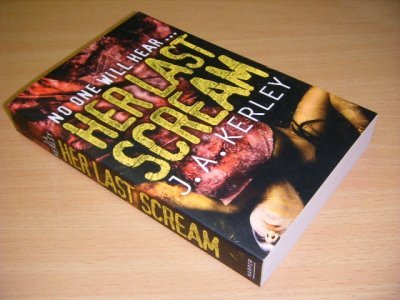 Tweedehands boek: Her Last Scream van auteur Jack Kerley - Paperback, in good condition.