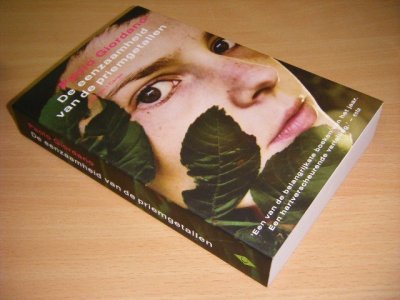 Boek met de titel: De eenzaamheid van de priemgetallen 