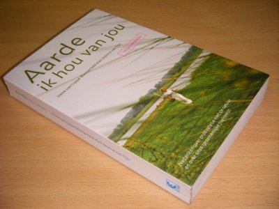 Tweedehands boek: Aarde ik hou van jou van auteur Irene van Lippe-Biesterfeld en Jessica van Tijn - Paperback met flappen, in zeer goede staat.