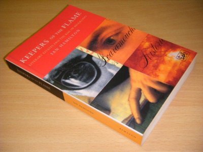 Boek met de titel: Keepers of the Flame.