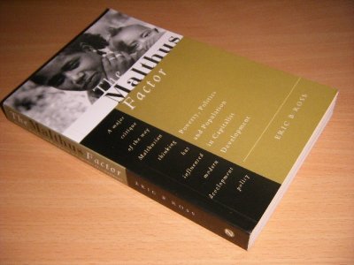 Tweedehands boek: The Malthus Factor. van auteur Eric B. Ross - Paperback, in good condition.