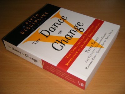 Boek met de titel: The Dance of Change