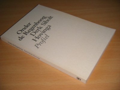 Boek met de titel: Onder de Regenboog