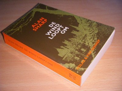 Boek met de titel: De wind loopt om