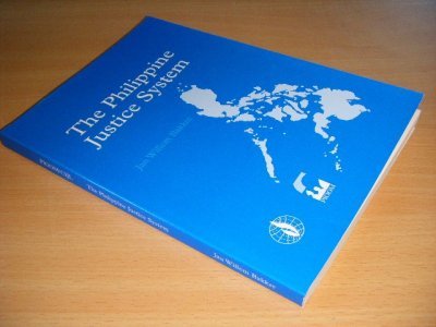 Tweedehands boek: The Philippine Justice System van auteur Jan Willem Bakker - Paperback, in zeer goede staat.
