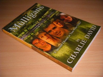 Tweedehands boek: Mulligans. van auteur Charlie David - Paperback, in good condition.