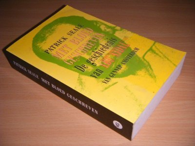 Boek met de titel: Met bloed geschreven