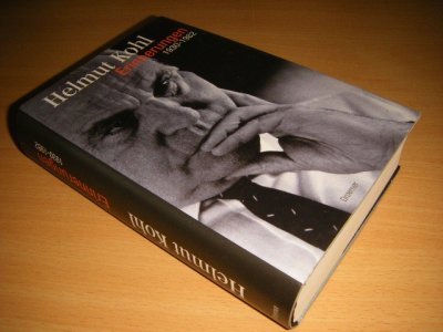 Tweedehands boek: Erinnerungen: 1930-1982 van auteur Helmut Kohl - Gebonden met stofomslag, in zeer goede staat. Geillustreerd.