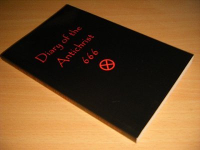 Boek met de titel: Diary of the Antichrist 666