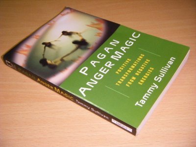 Boek met de titel: Pagan Anger Magic.