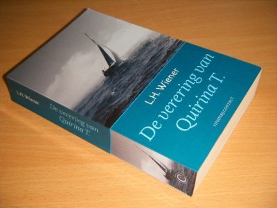 Boek met de titel: De verering van Quirina T.