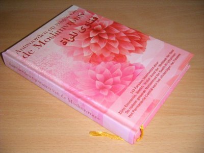 Boek met de titel: Antwoorden op vragen van de Moslimvrouw